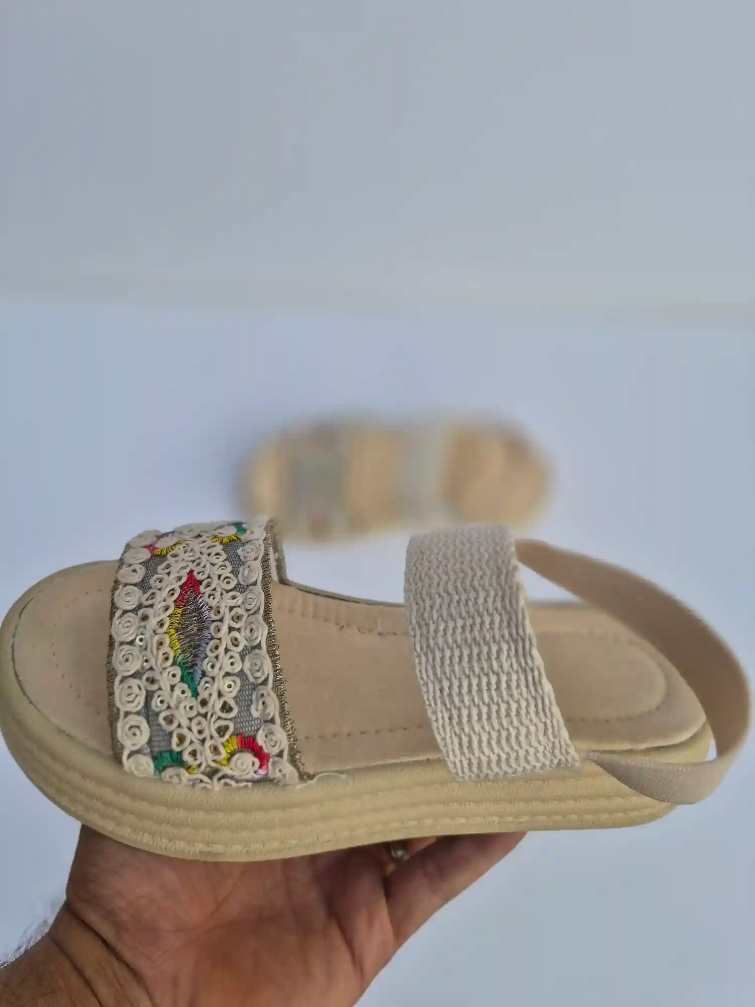 صندل  زنانه سنتی طرح لوزی کرم کد 253